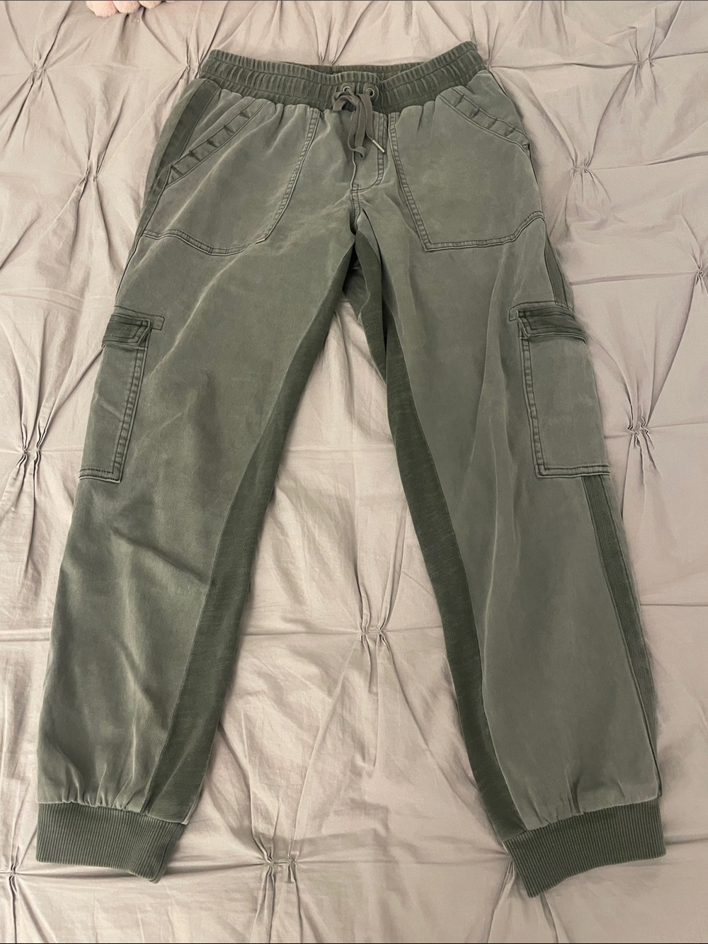 Splendid Olive Green Cargo Jogger Pants - Casual Utility Style